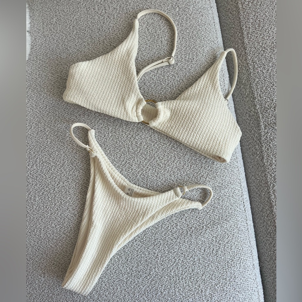 Cream Textured Ring-Front Bikini Set